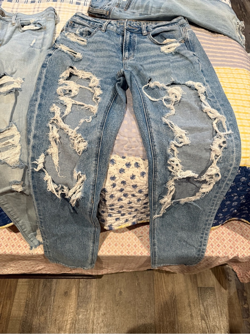 American Eagle Outfitters Light Blue Distressed Boyfriend Jeans